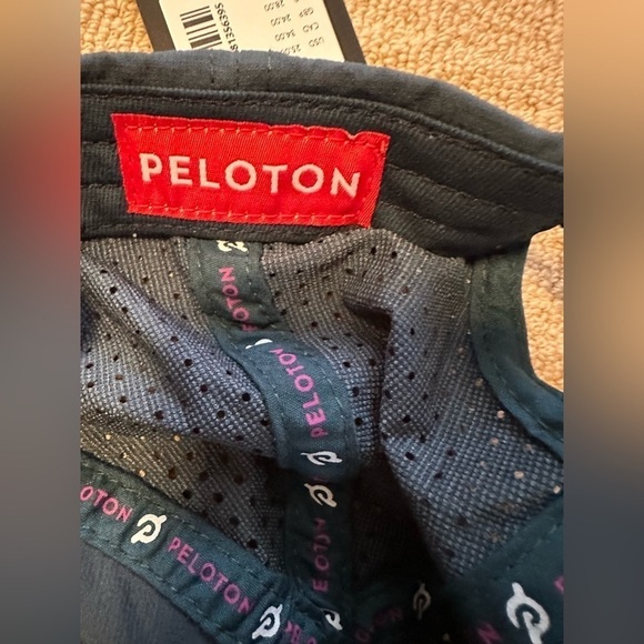 Peloton Cap NWT Dark Teal Blue - Picture 3 of 3